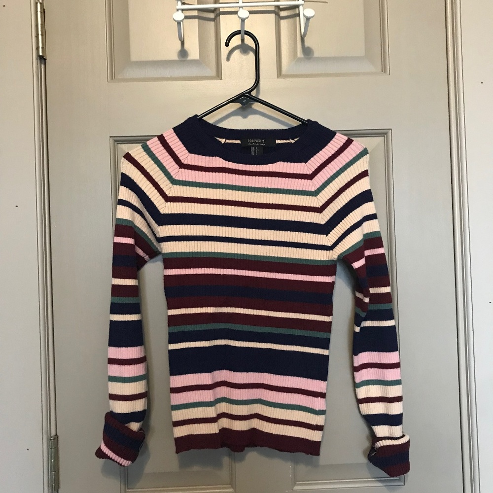 Never worn, Forever21 multicolored sweater!